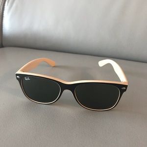 Ray-Ban Wayfarer Two Tone Sunglasses